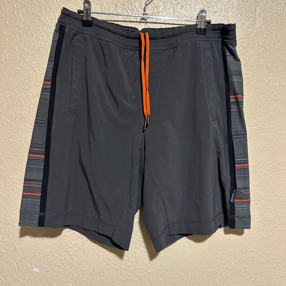 Lululemon Men’s‎ Shorts Size Medium - Picture 1 of 6